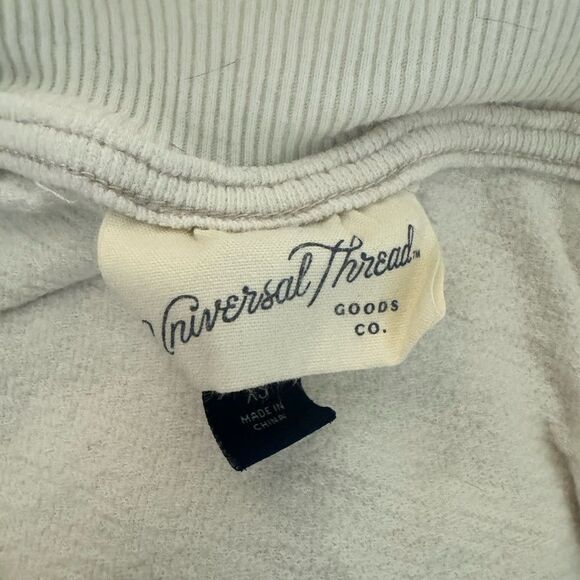 Universal Thread White V-Neck Sweatshirt Pullover Women’s Size XS Long Sleeve - Picture 4 of 4